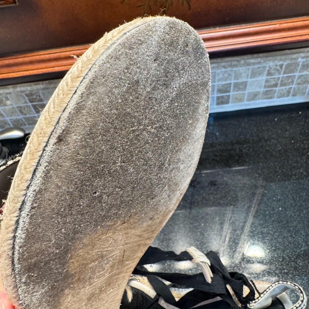 CHANEL Women's Black and Cream Espadrilles - Picture 12 of 16